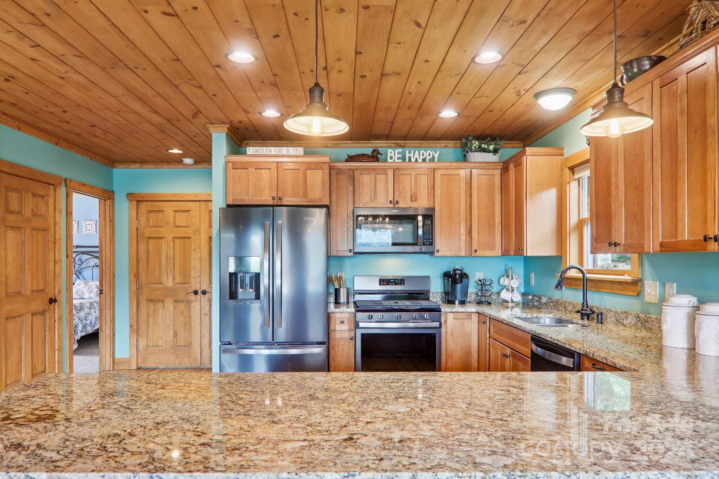 24 Bonus Ct Maggie Valley, NC 28751