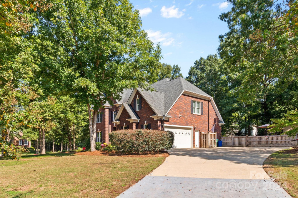 420 Woodlark Ct Indian Trail, NC 28079