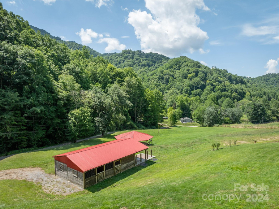 1499 Turkey Creek Rd Clyde, NC 28721