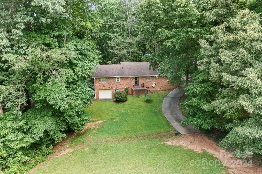 918 Blacksnake Rd Stanley, NC 28164