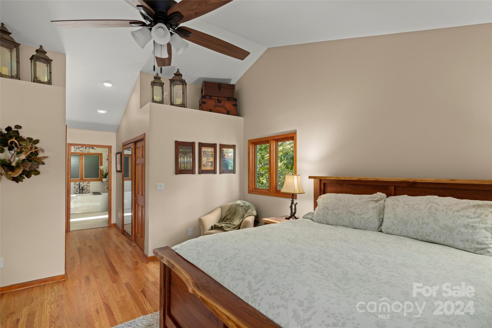 128 Moffitt Rd Lake Lure, NC 28746