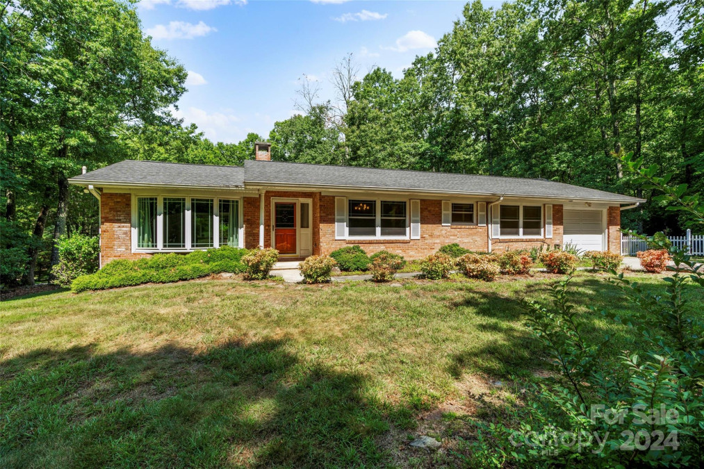 304 Jeter Mountain Ter Hendersonville, NC 28739