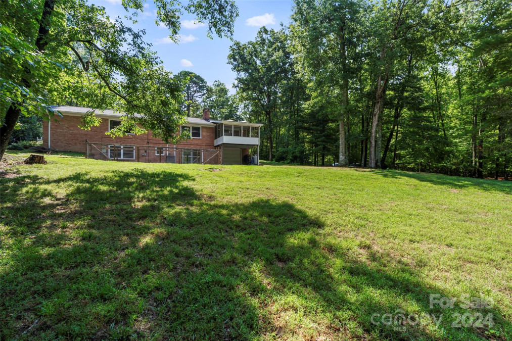 304 Jeter Mountain Ter Hendersonville, NC 28739