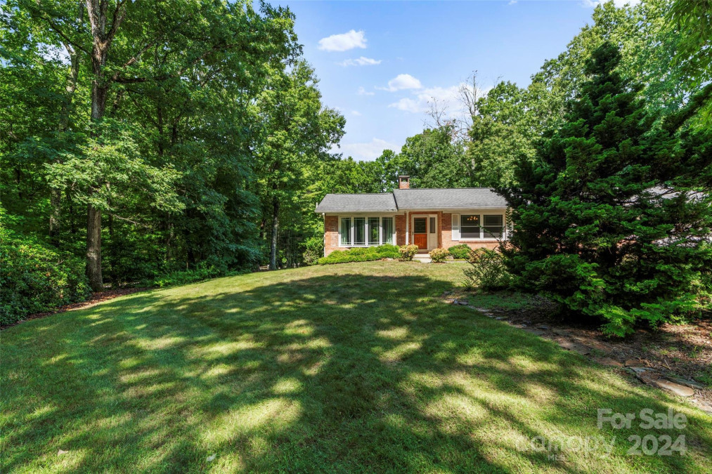 304 Jeter Mountain Ter Hendersonville, NC 28739