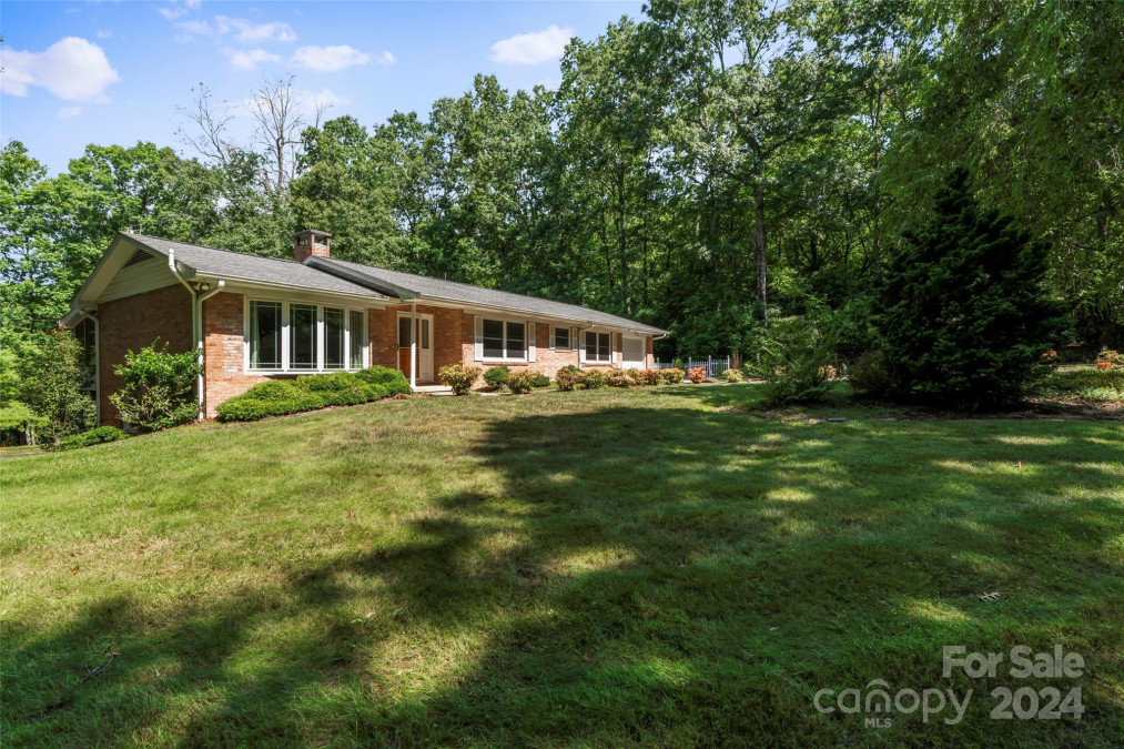 304 Jeter Mountain Ter Hendersonville, NC 28739