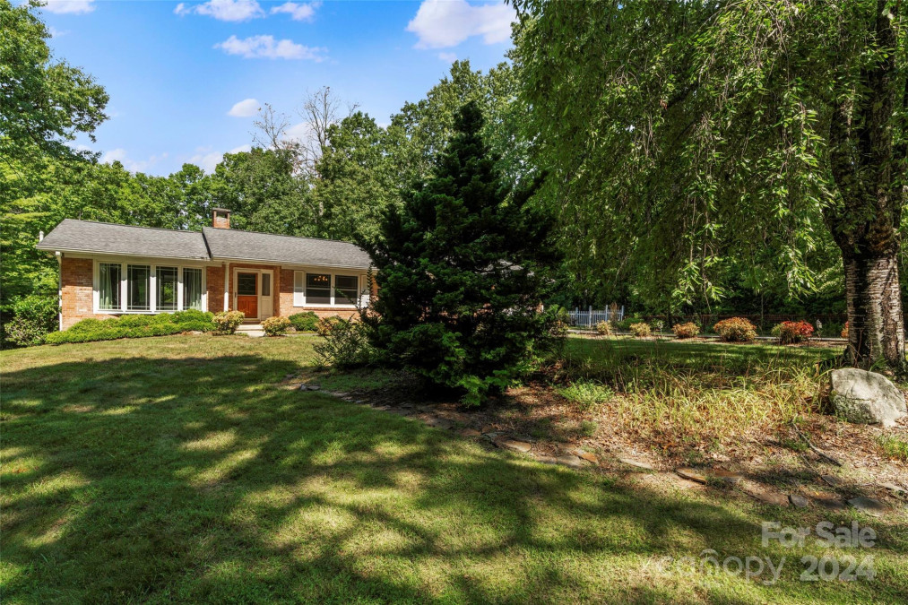 304 Jeter Mountain Ter Hendersonville, NC 28739