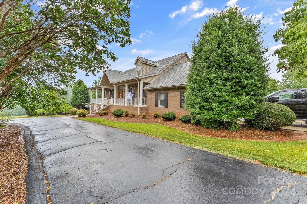 2818 Wilkesboro Hw Statesville, NC 28625