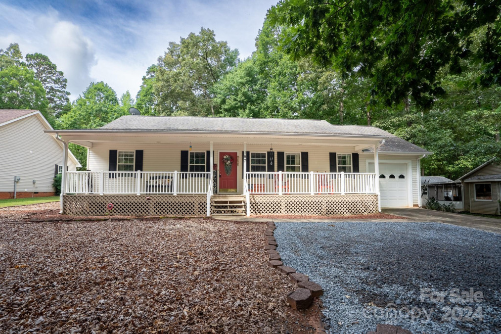 157 Woodrun Dr Mount Gilead, NC 27306