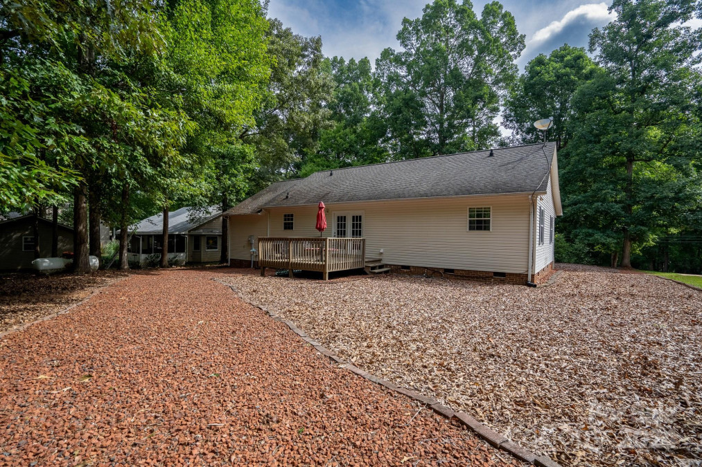 157 Woodrun Dr Mount Gilead, NC 27306