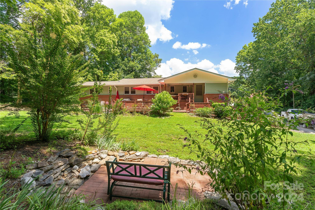 249 Ewart Dr Hendersonville, NC 28739