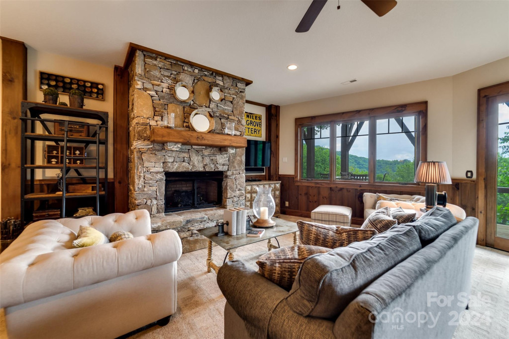 339 Olli Trl Maggie Valley, NC 28751