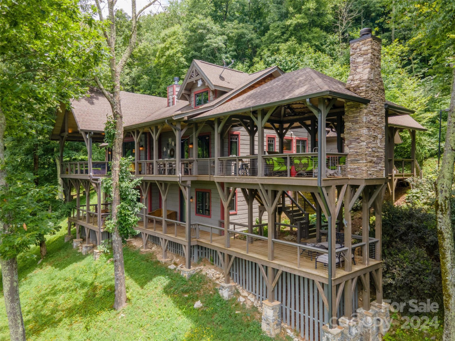 339 Olli Trl Maggie Valley, NC 28751