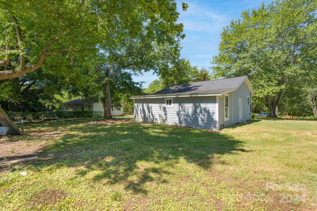 1021 Wall St Statesville, NC 28677