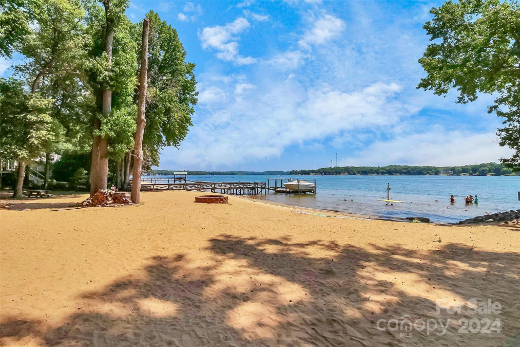 82 Fairway Rg Lake Wylie, SC 29710