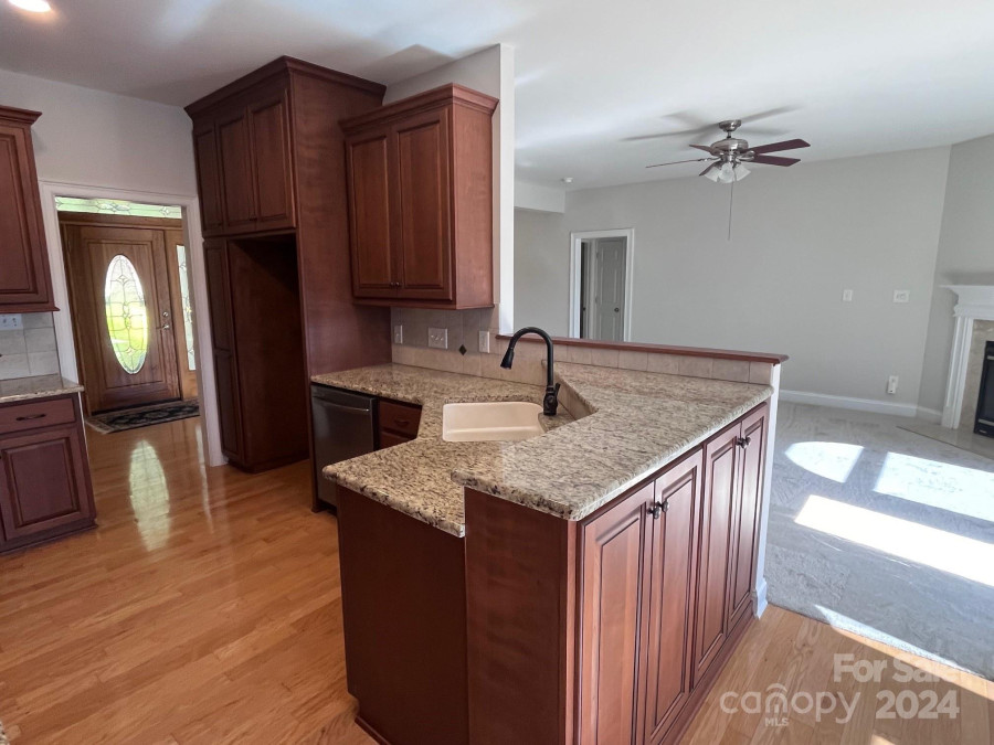 6986 Golden Bay Ct Sherrills Ford, NC 28673