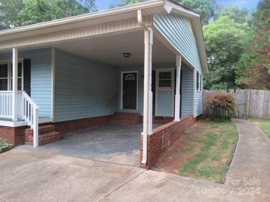 642 Park Cir Lincolnton, NC 28092