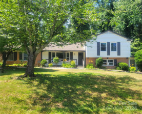 602 Pineland Rd Hendersonville, NC 28792