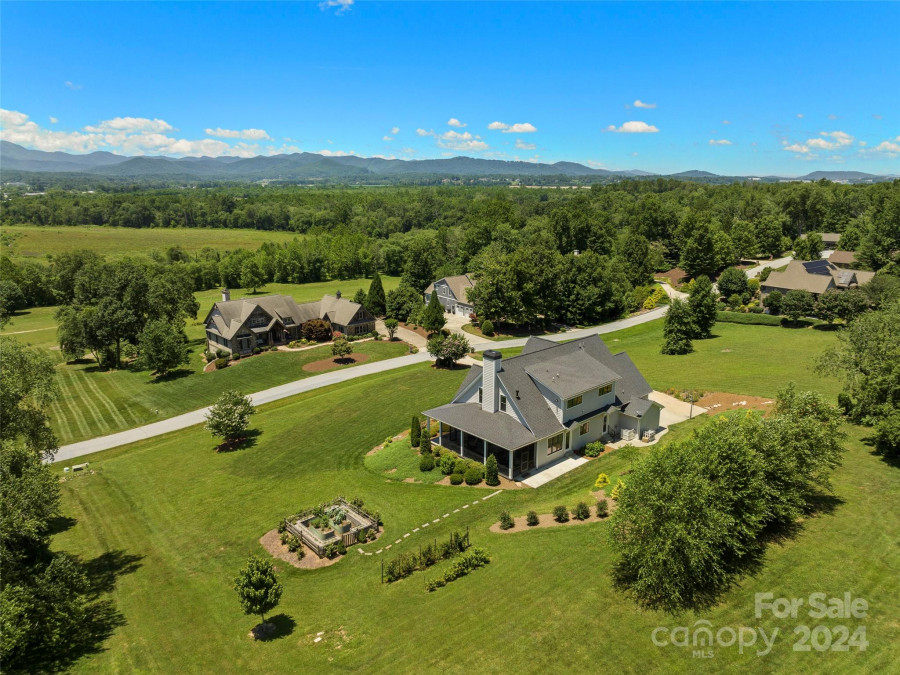 178 Majestic View Ct Hendersonville, NC 28791