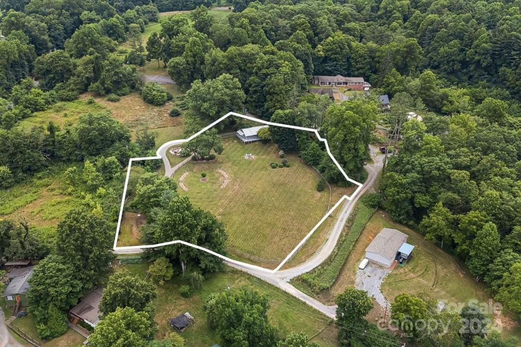 315 Biodome Dr Waynesville, NC 28785