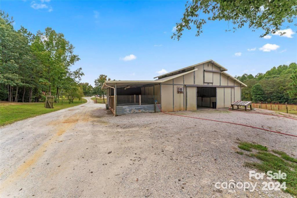 10560 Lake Royalle Rd Spring Hope, NC 27882