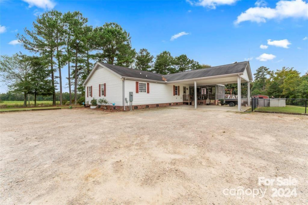 10560 Lake Royalle Rd Spring Hope, NC 27882