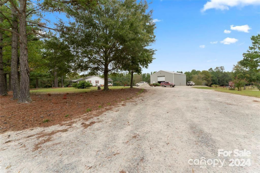 10560 Lake Royalle Rd Spring Hope, NC 27882