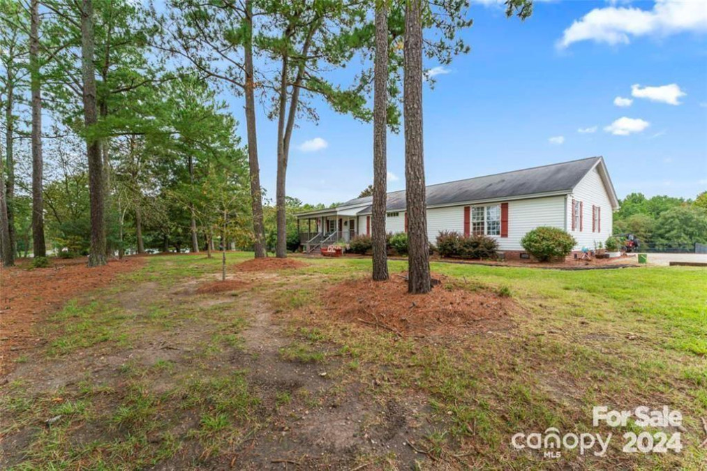 10560 Lake Royalle Rd Spring Hope, NC 27882