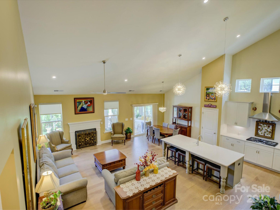 1501 Striped Bass Ln Lake Wylie, SC 29710