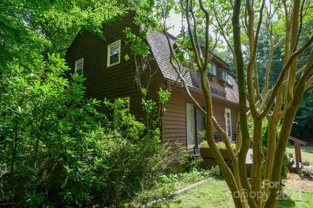 2767 Tanasee Gap Rd Balsam Grove, NC 28708