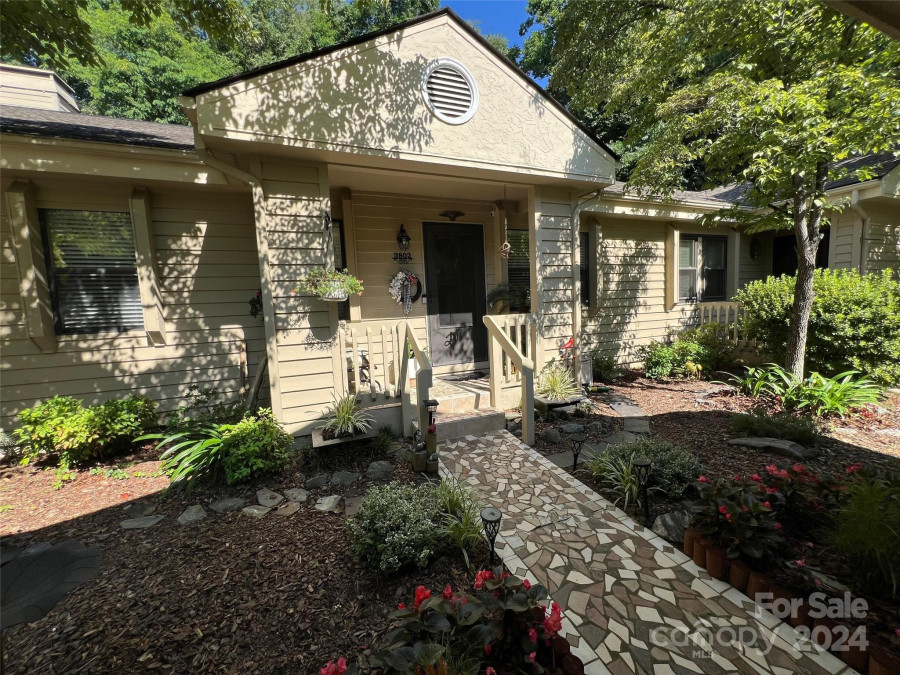 3802 Trinity Ct Asheville, NC 28805