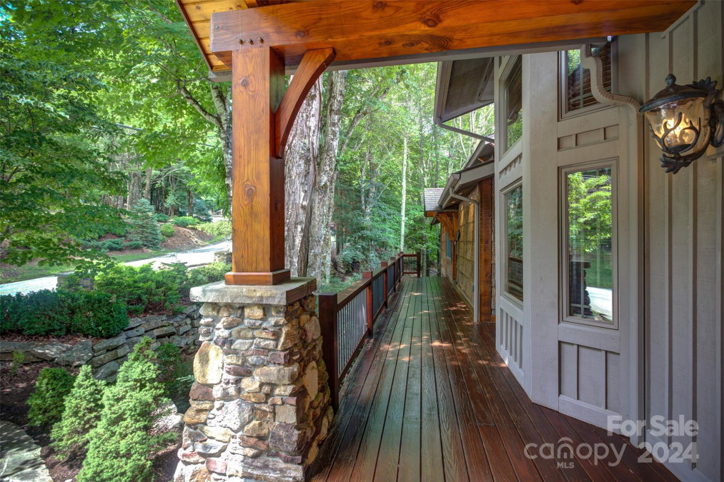 119 St Andrews Rd Beech Mountain, NC 28604