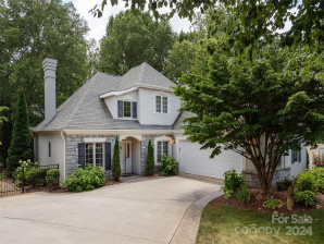 24 Tiverton Ln Asheville, NC 28803