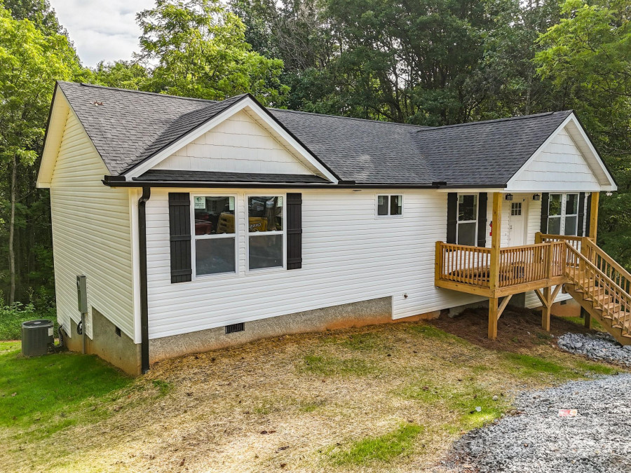 15 Chinquapin Rd Brevard, NC 28712