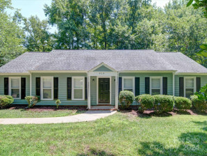 915 Somersby Ln Matthews, NC 28105