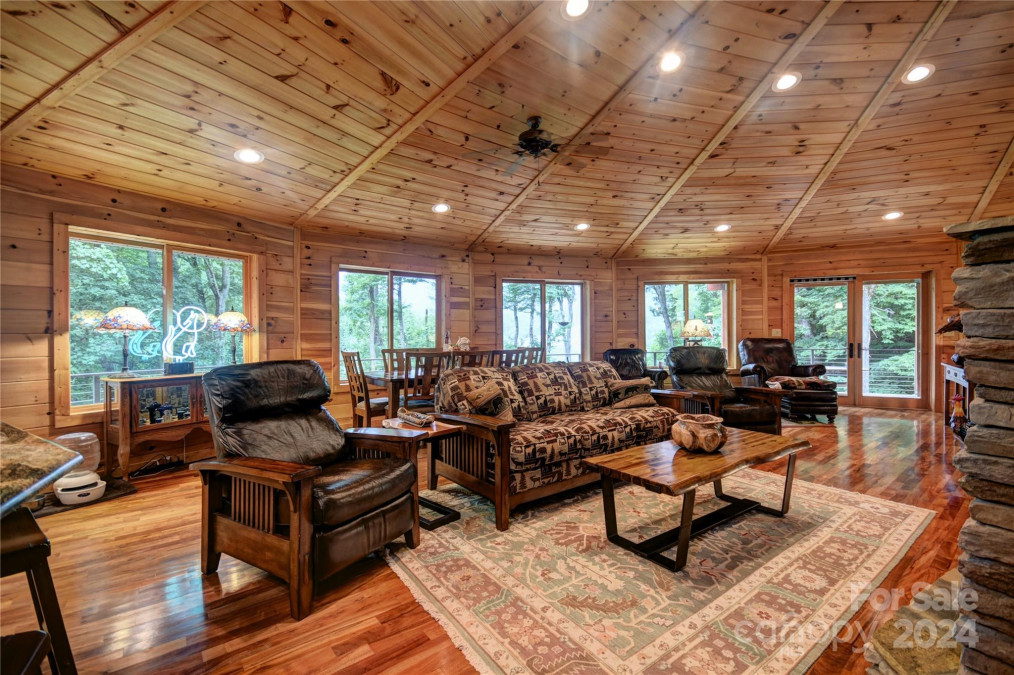 140 Slim Rg Maggie Valley, NC 28751