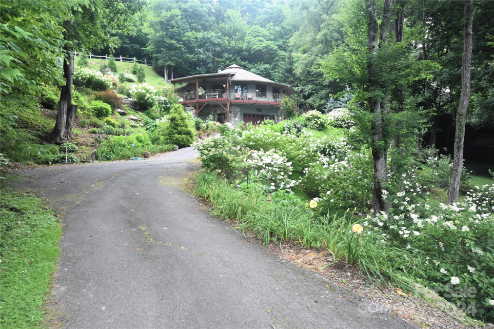 140 Slim Rg Maggie Valley, NC 28751