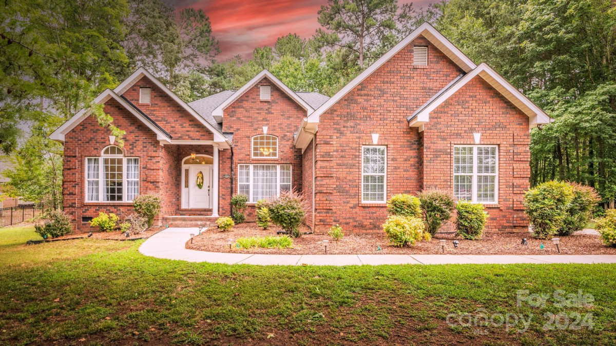 2518 Wellesbourne Ln Sherrills Ford, NC 28673