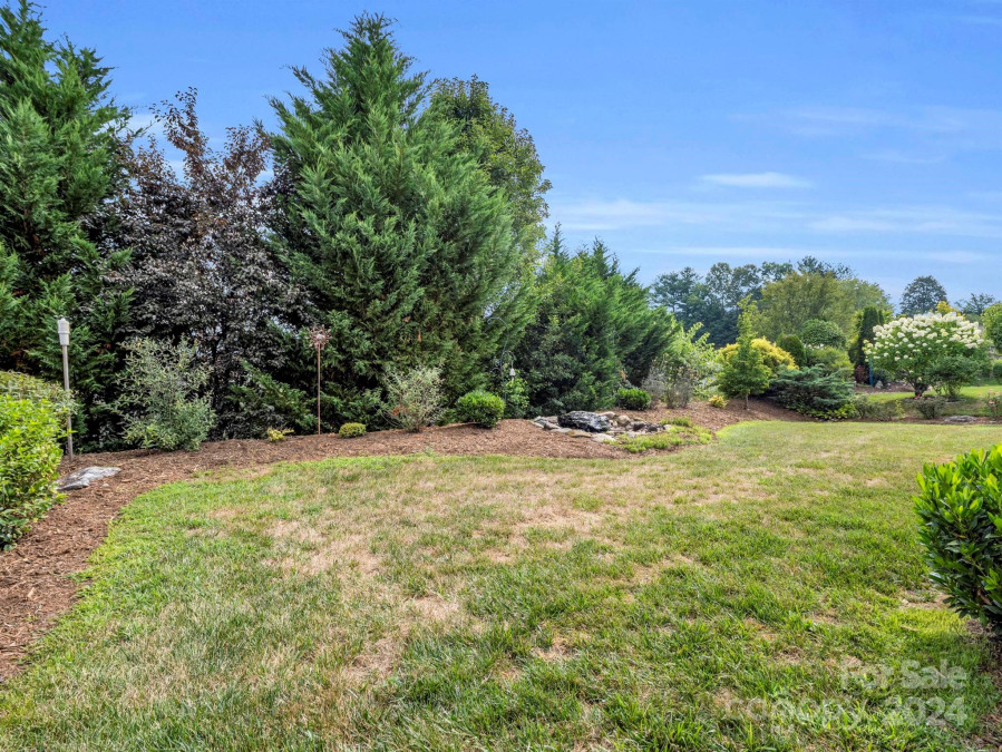 89 Brookstone Ct Hendersonville, NC 28792