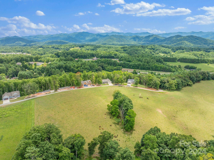 182 Country Dr Mars Hill, NC 28754