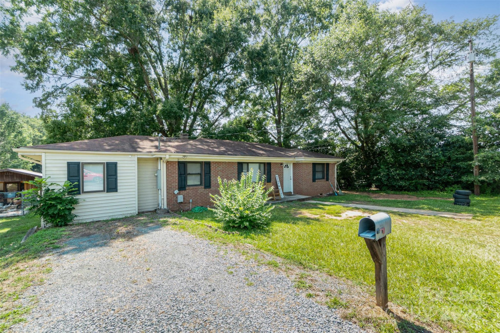 521 Clover St Norwood, NC 28128