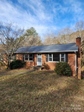 86 Memory Ln Asheville, NC 28805