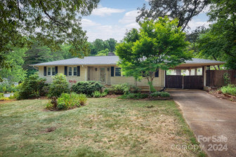 27 Rhododendron Cir Asheville, NC 28805