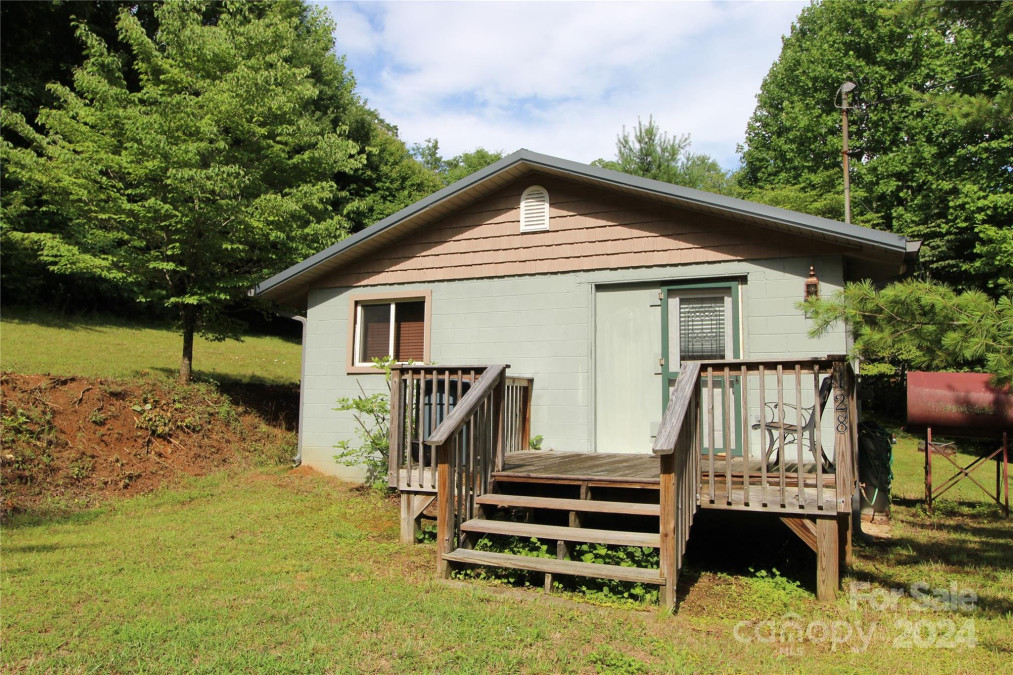 128 Archie Coffey Ln Collettsville, NC 28611