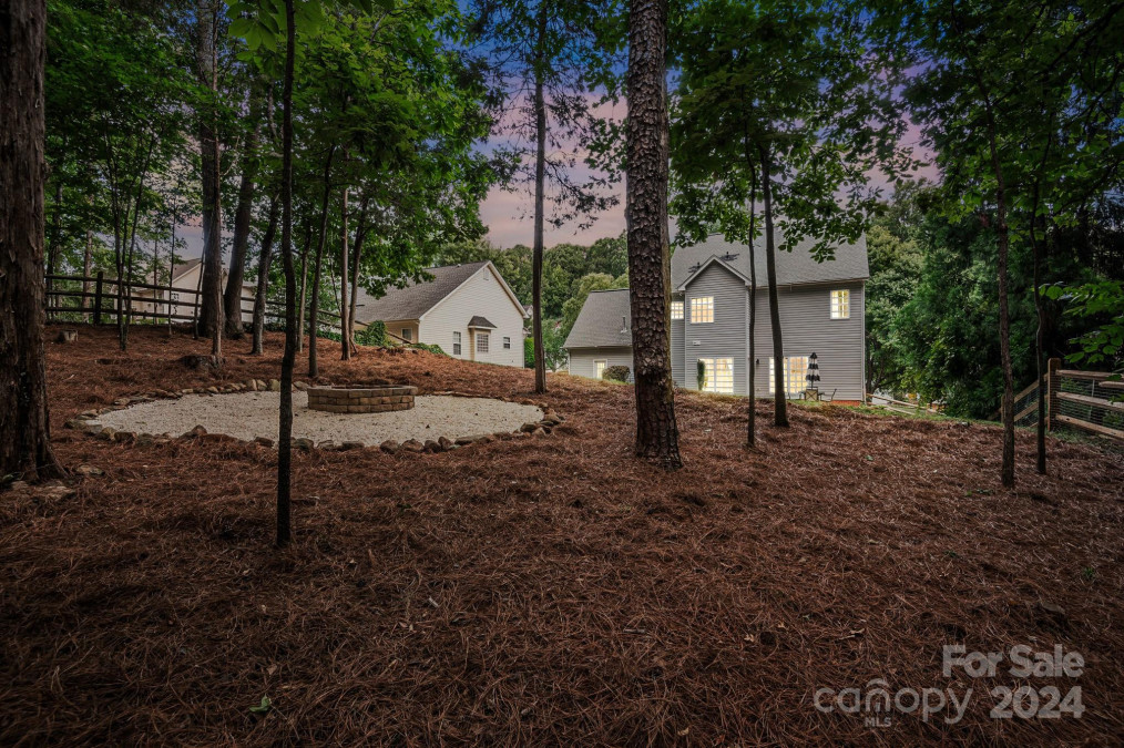 13017 Asheford Woods Ln Charlotte, NC 28278