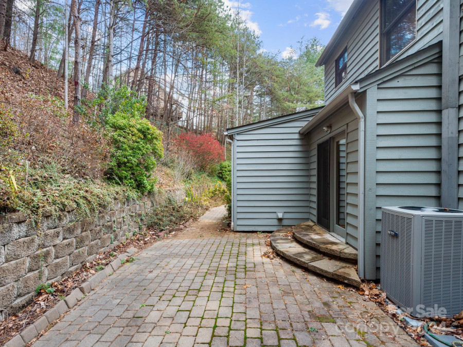 211 Sondley Dr Asheville, NC 28805