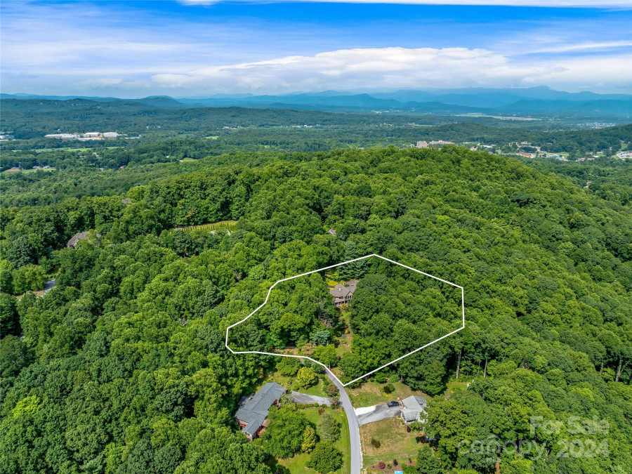 14 Panther Ridge Rd Hendersonville, NC 28792