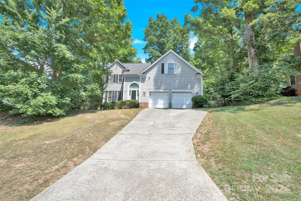 1215 Long Paw Ln Charlotte, NC 28214