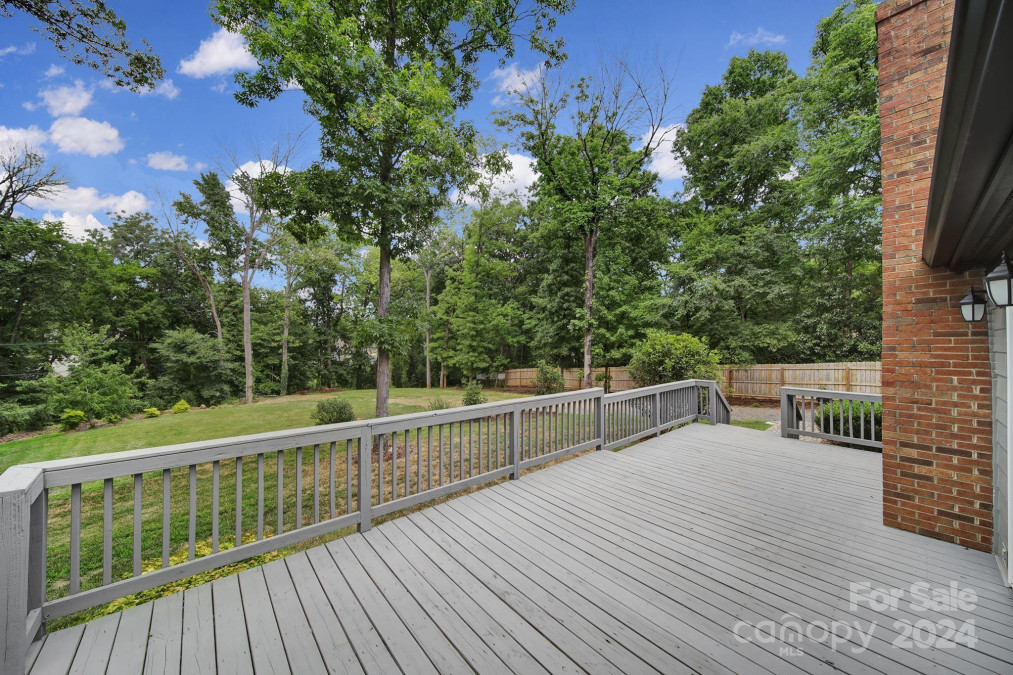 2312 Castlecomer Dr Charlotte, NC 28262