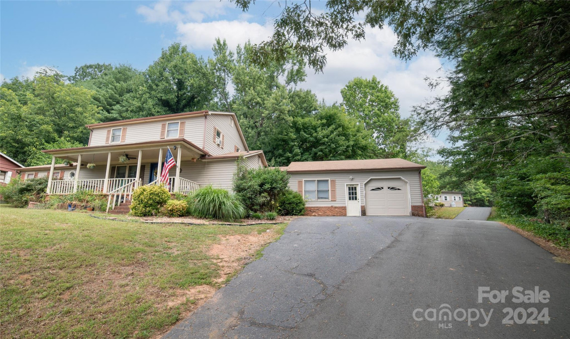 2724 Knob Hill Dr Connelly Springs, NC 28612