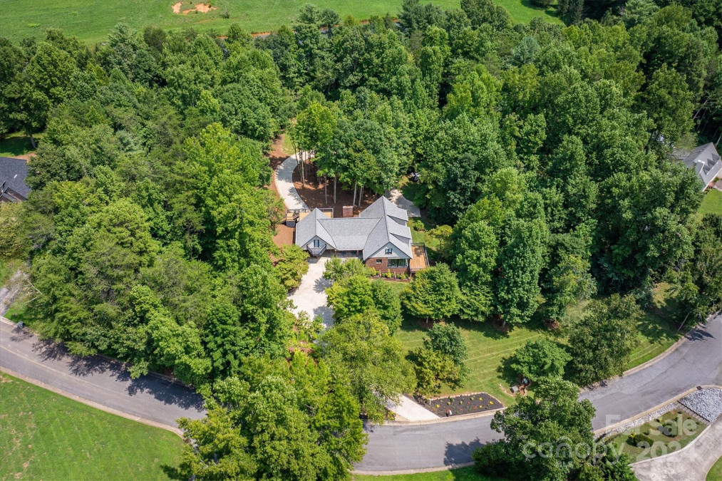 304 Tomlinson Ct Lenoir, NC 28645